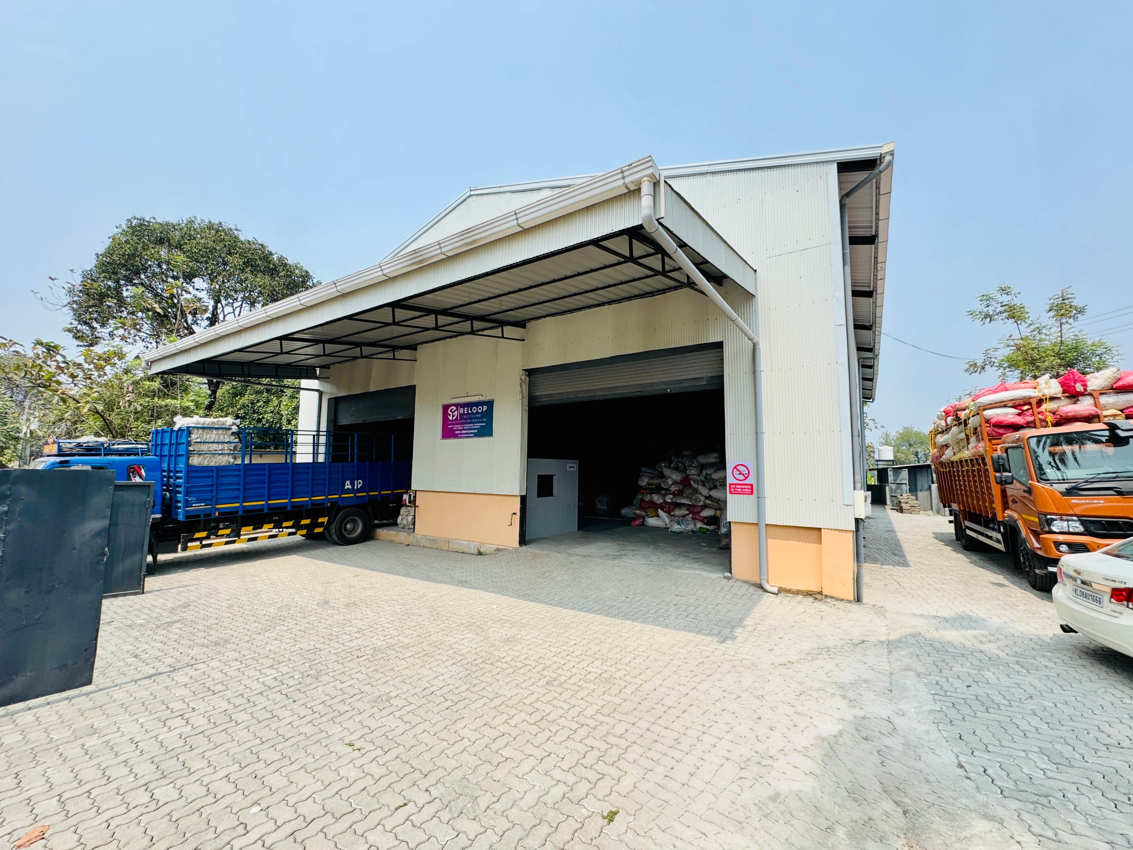 Reloop operations and waste sorting